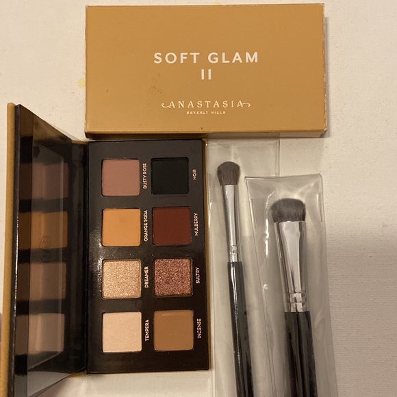 Anastasia Beverly Hills Bundle - Picture 6 of 16